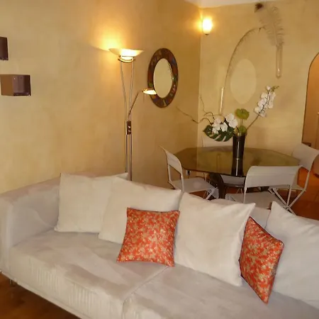 Apartment Le 83 *